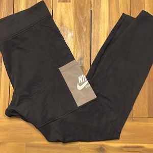 Nike leggings with pockets